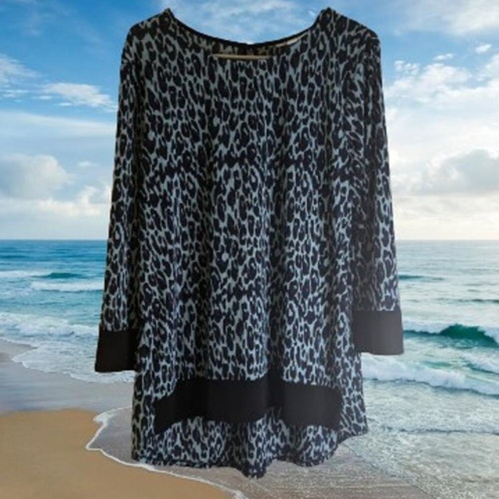 Dana Buchman XL long sleeve high low polyester blend stretch animal print top
